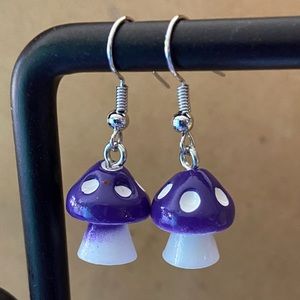 Small mushroom earrings. Purple.